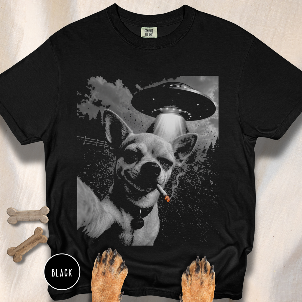 Chihuahua UFO Selfie T-shirt