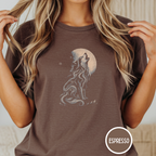 Snow Wolf Howls at the Moon  T-shirt