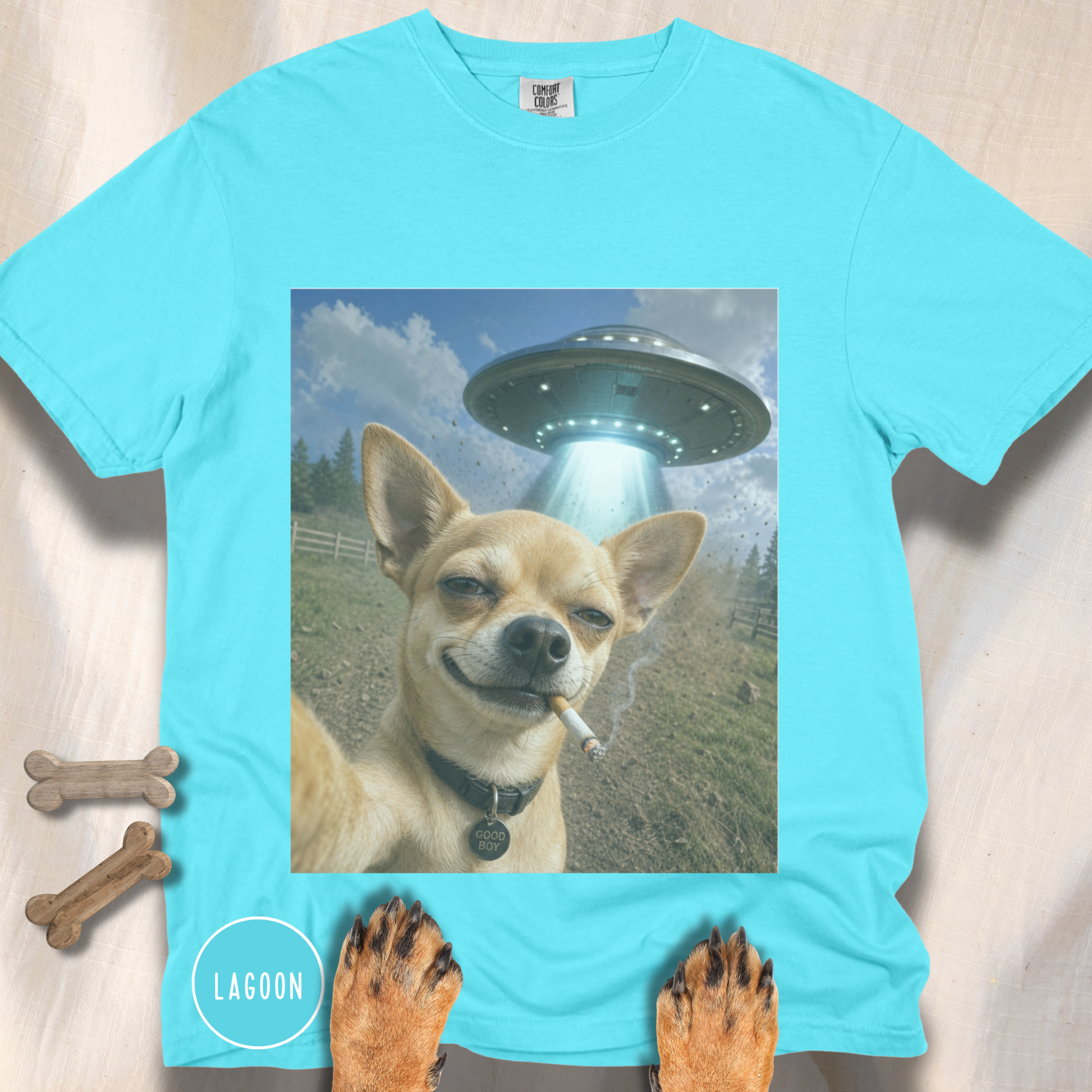 Chihuahua Smiling UFO Selfie T-shirt
