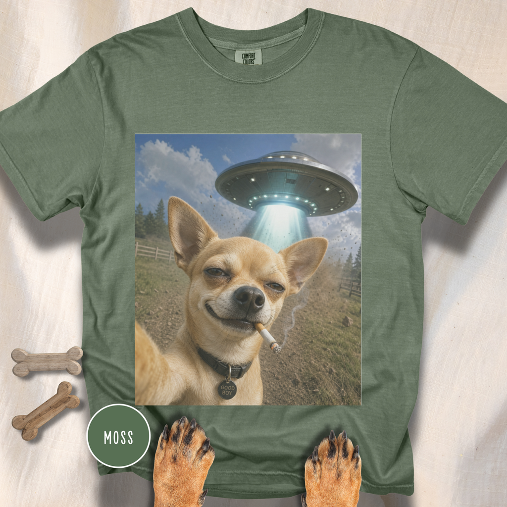 Chihuahua Smiling UFO Selfie T-shirt
