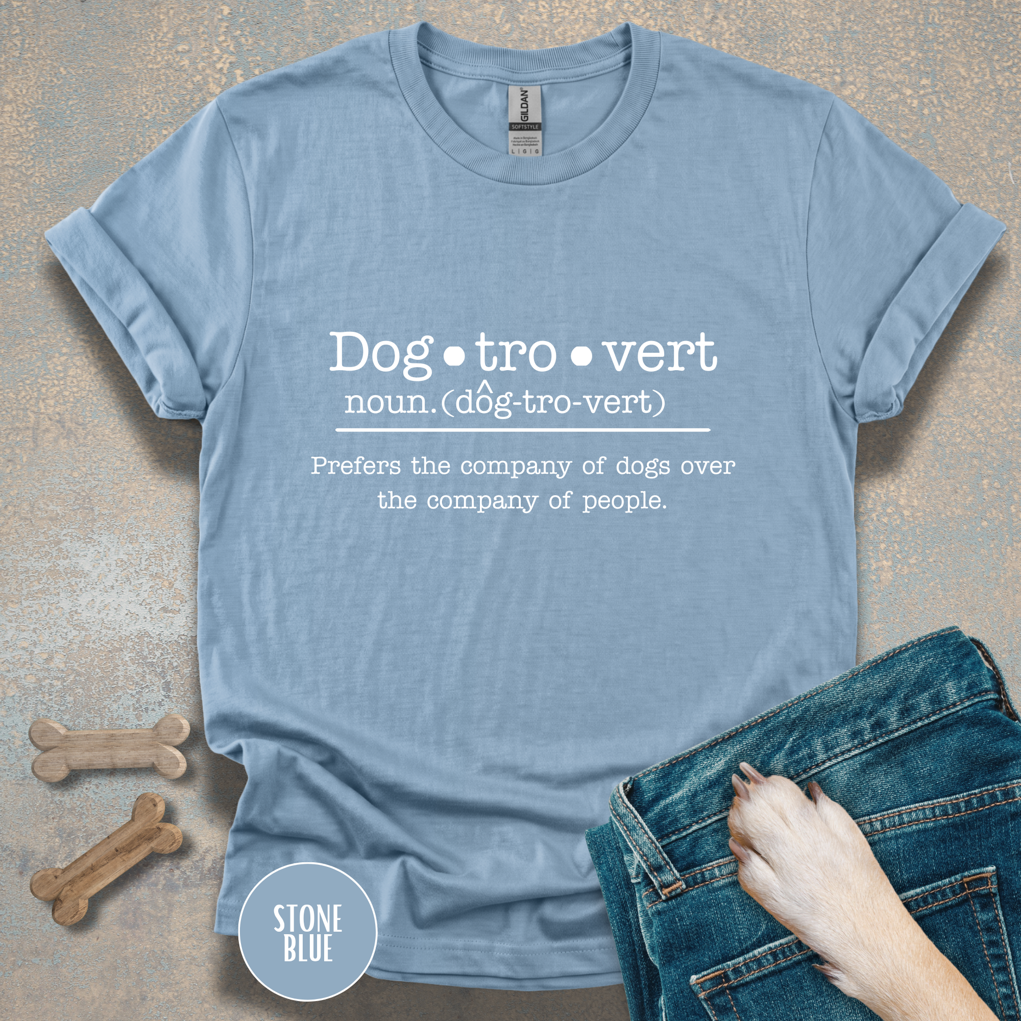 Funny Dogtrovert Definition T-shirt. Prefers the company of dogs over the company of people.