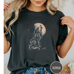 Snow Wolf Howls at the Moon  T-shirt