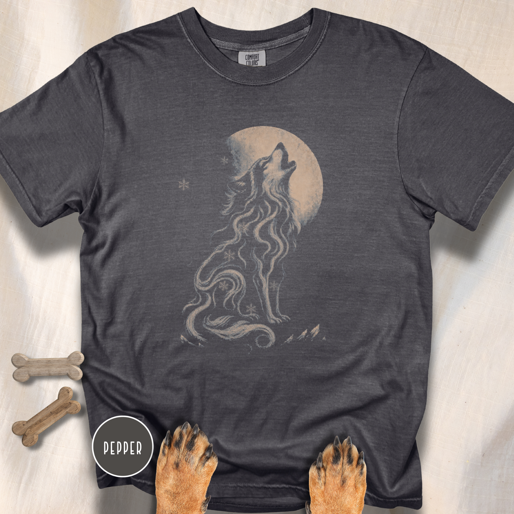 Snow Wolf Howls at the Moon  T-shirt