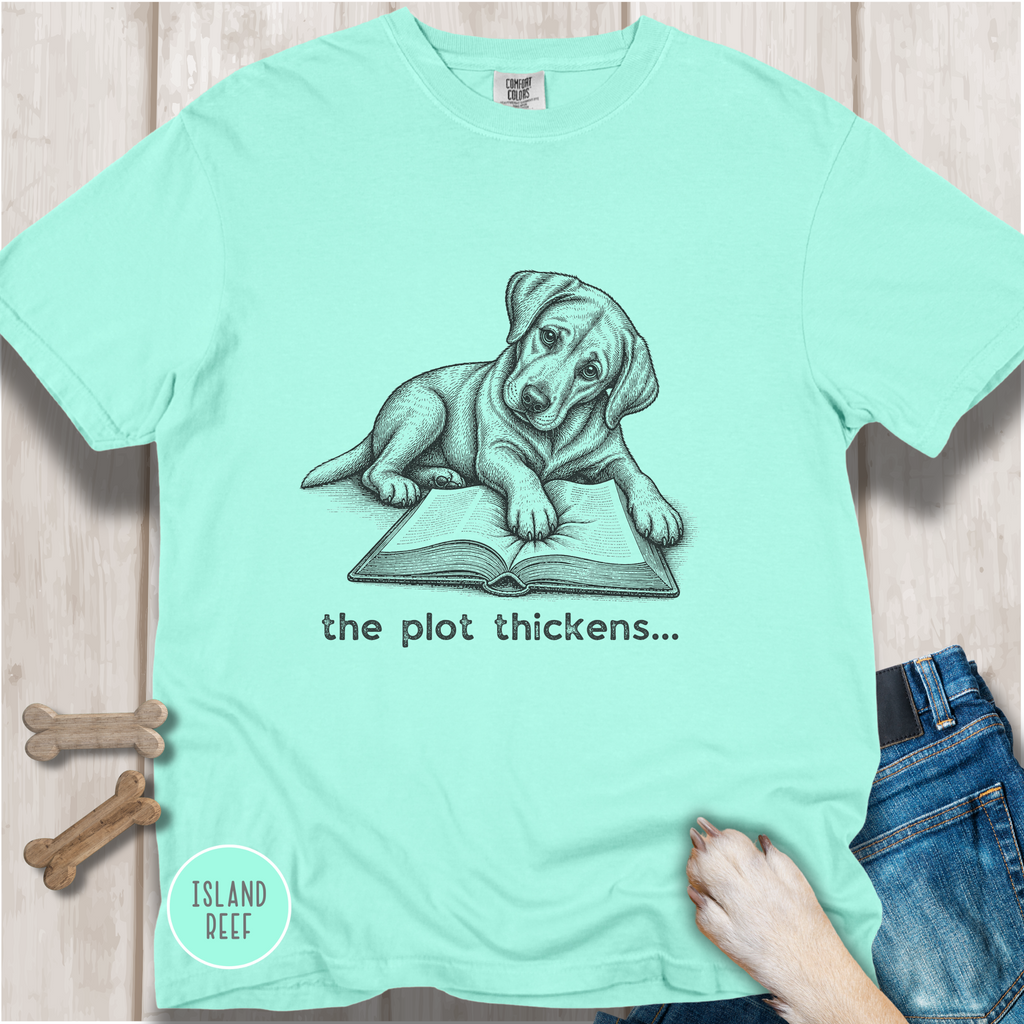 Labrador The Plot Thickens T-shirt