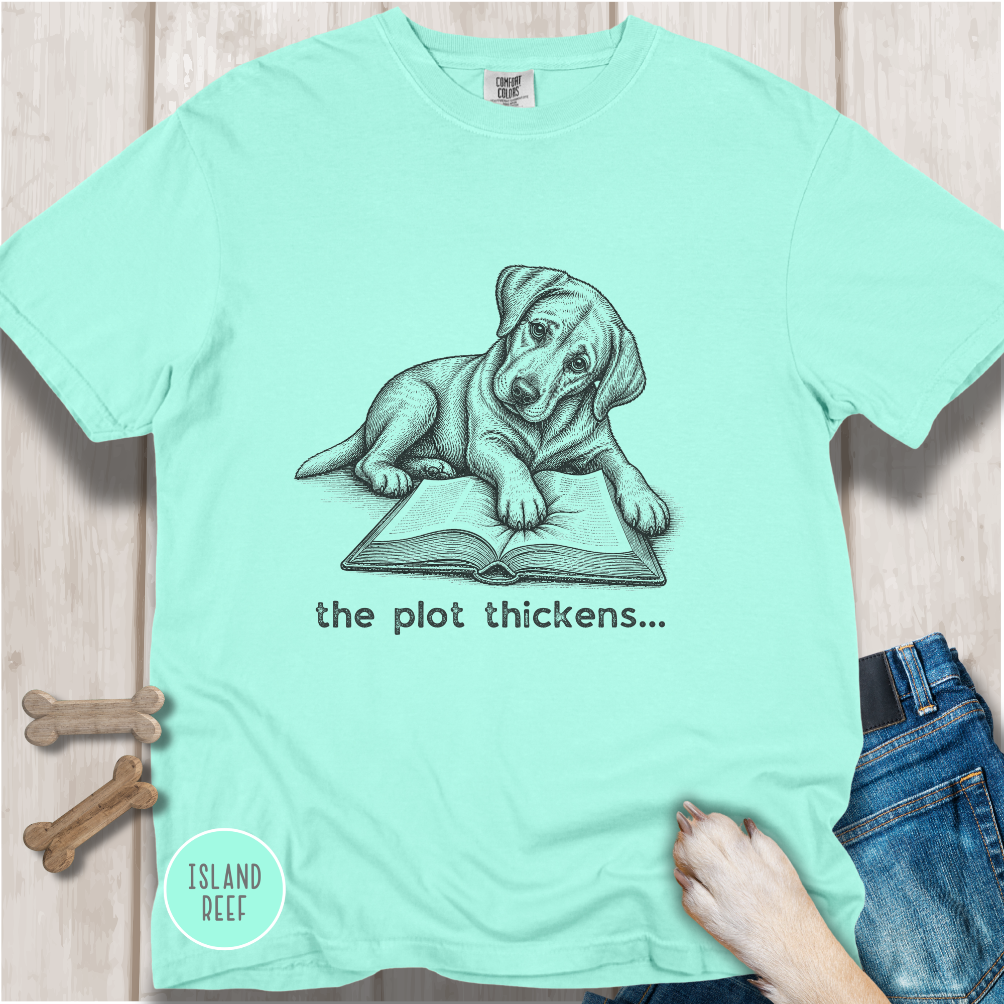Labrador The Plot Thickens T-shirt