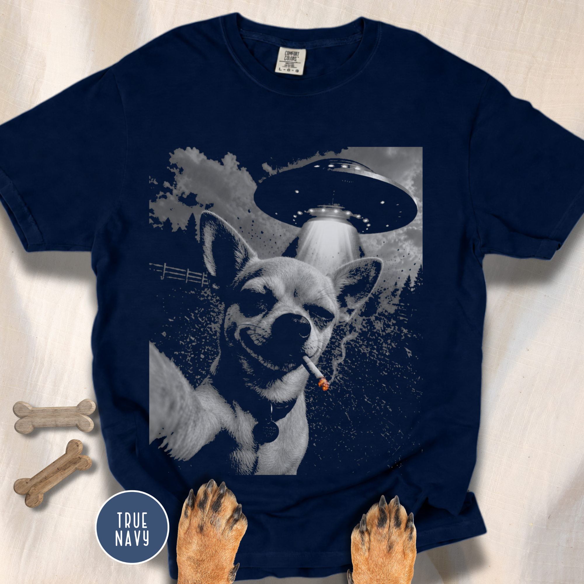 Chihuahua UFO Selfie T-shirt