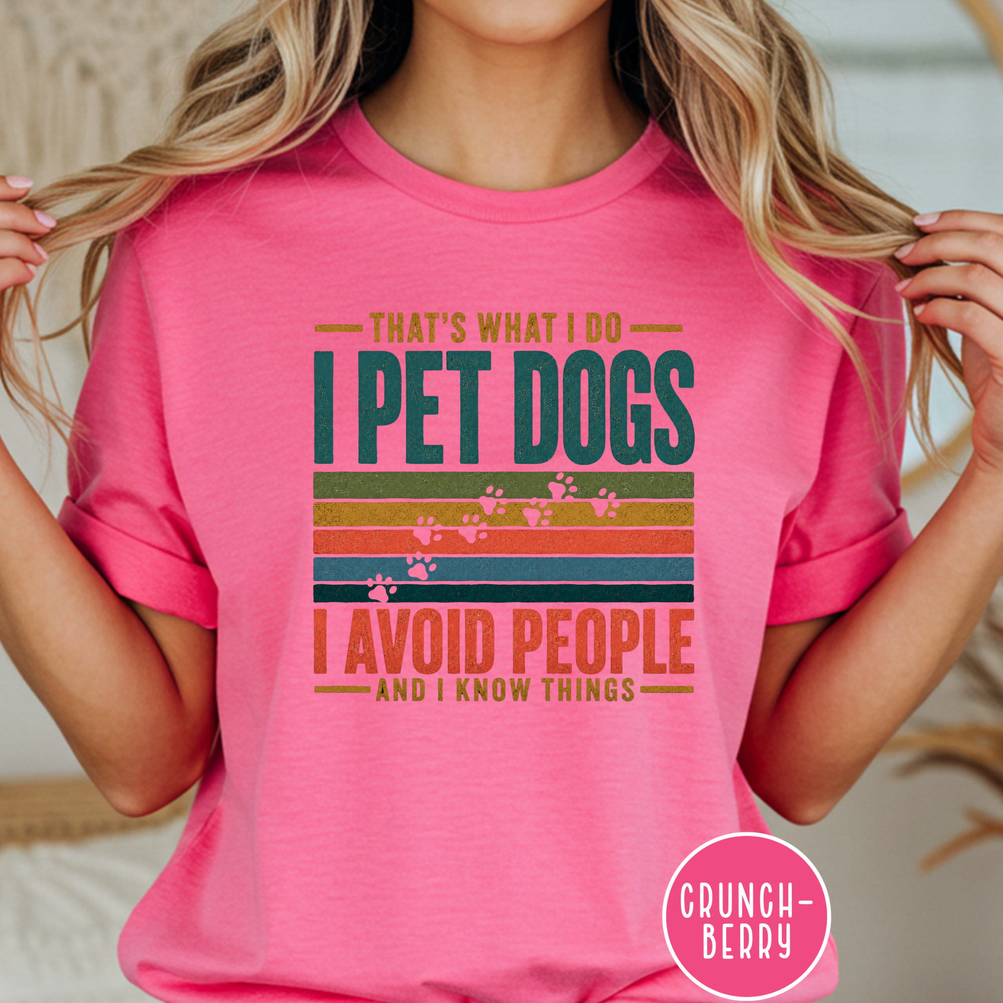 I Pet Dogs and Know Things T-shirt