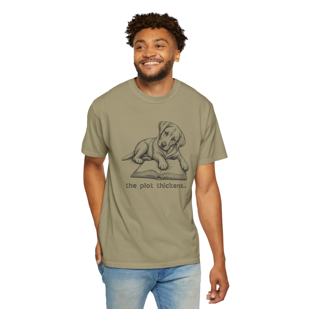 Labrador The Plot Thickens T-shirt