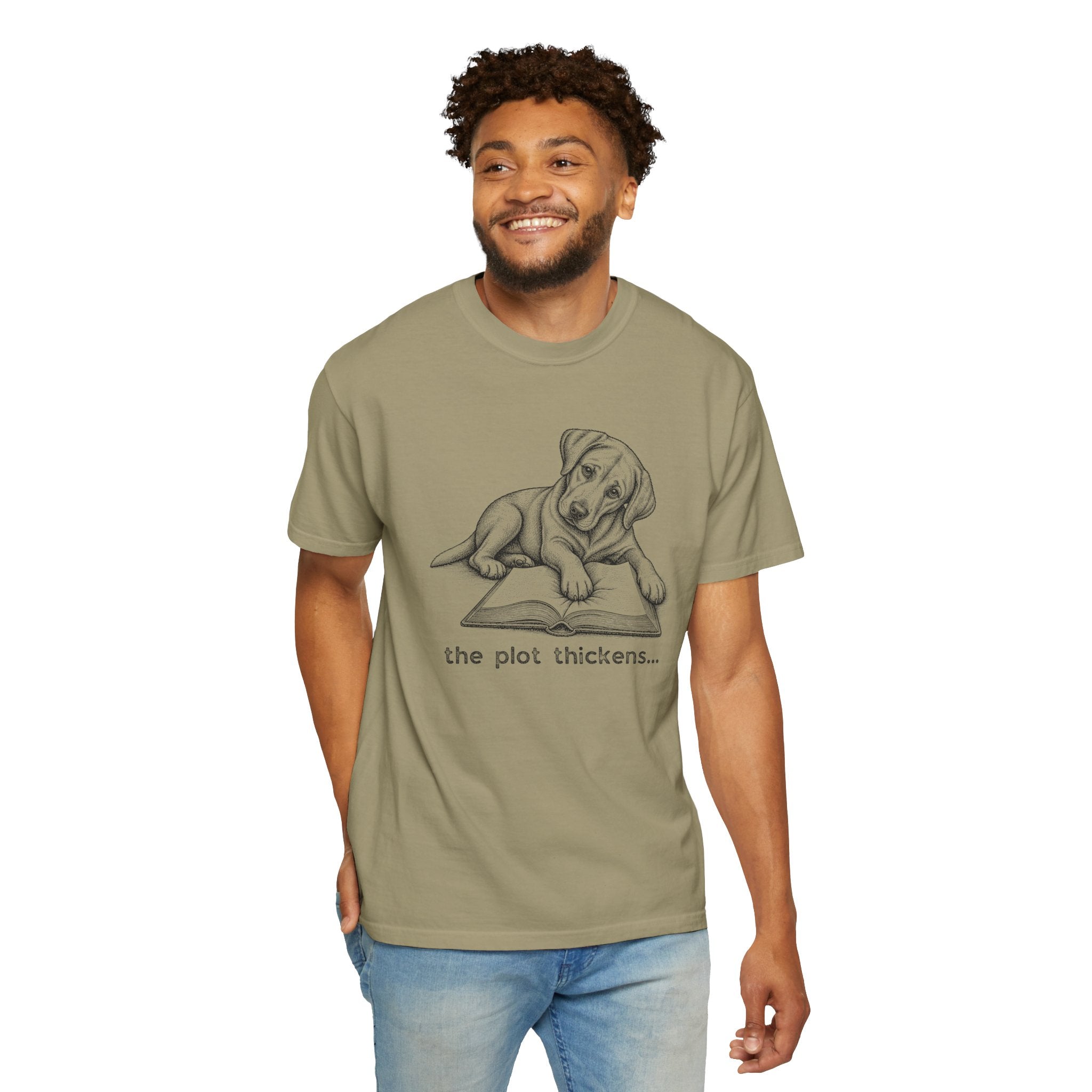 Labrador The Plot Thickens T-shirt