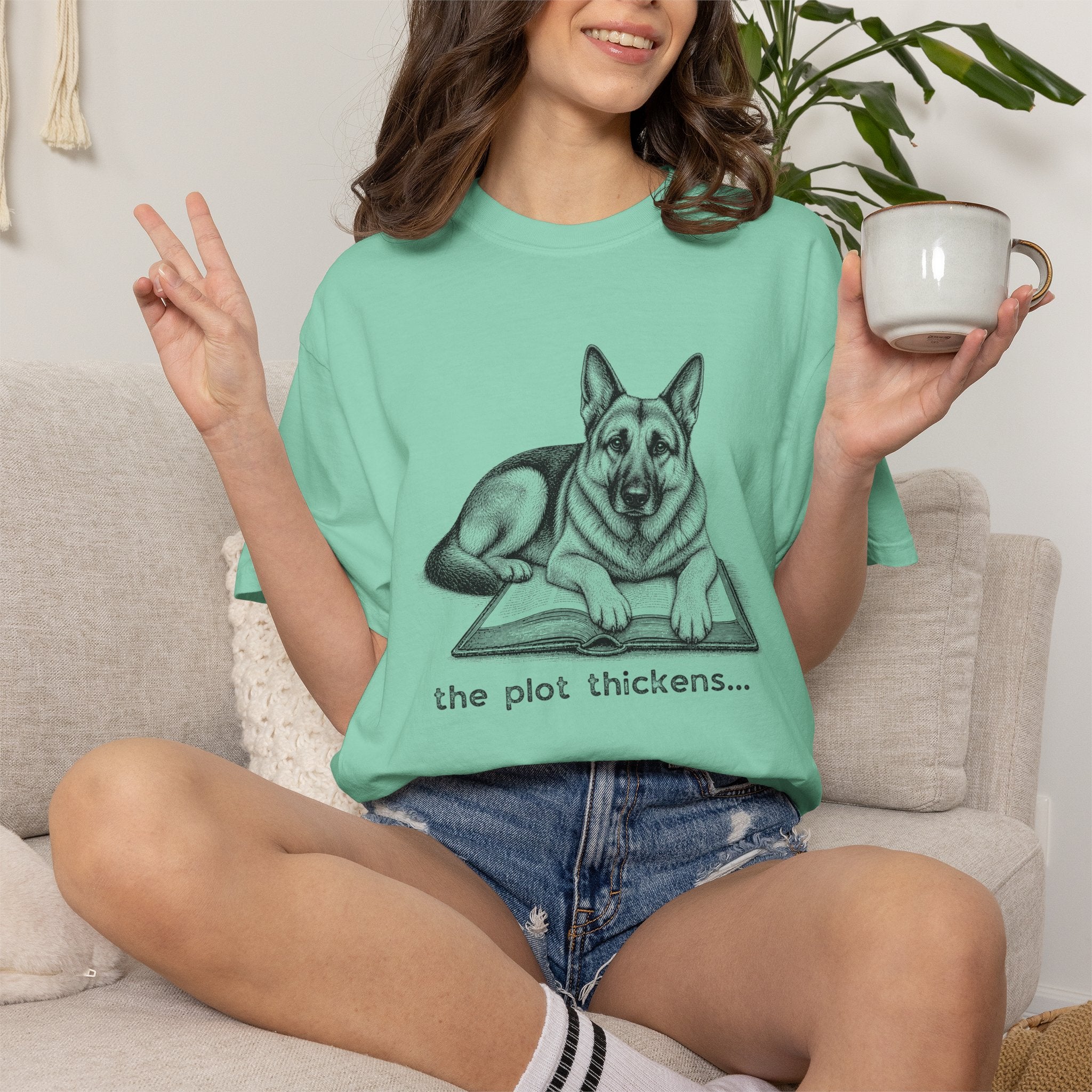 German Shepherd The Plot Thickens T-shirt