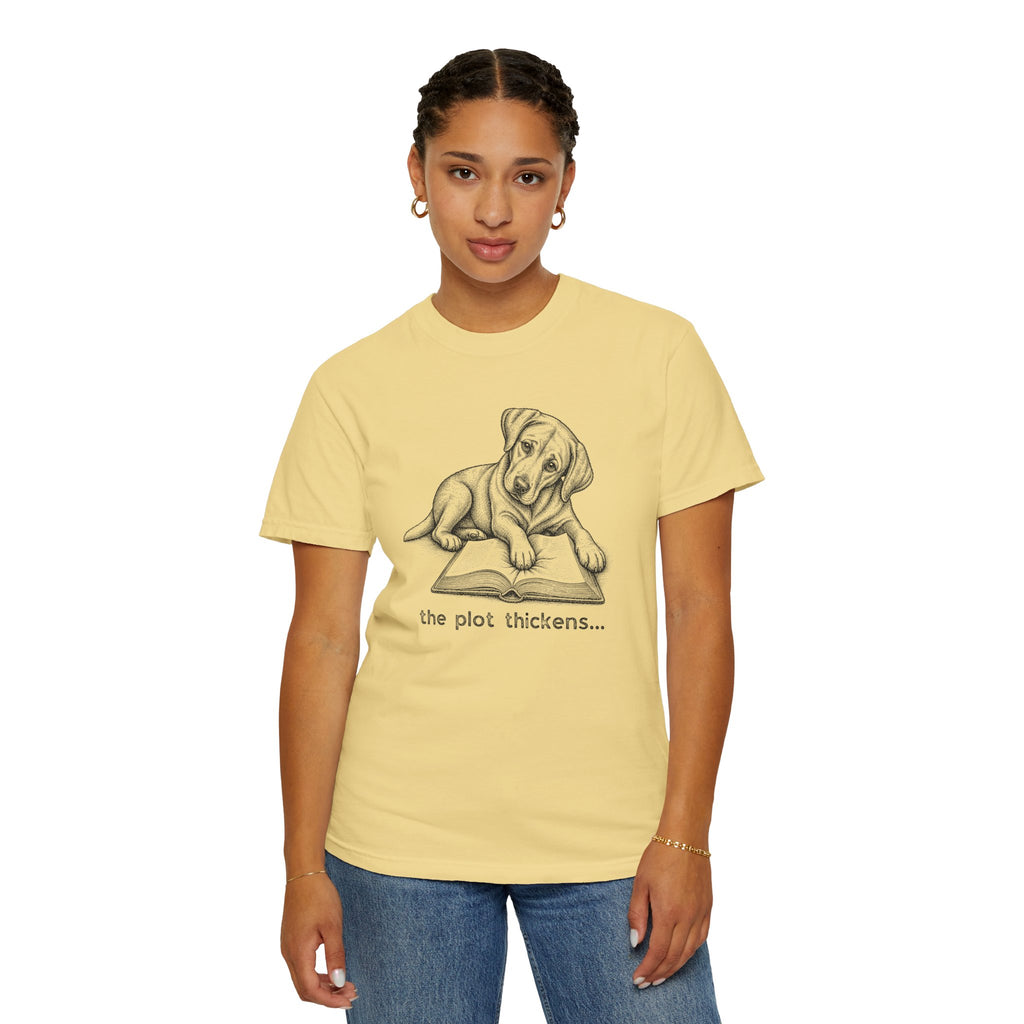 Labrador The Plot Thickens T-shirt