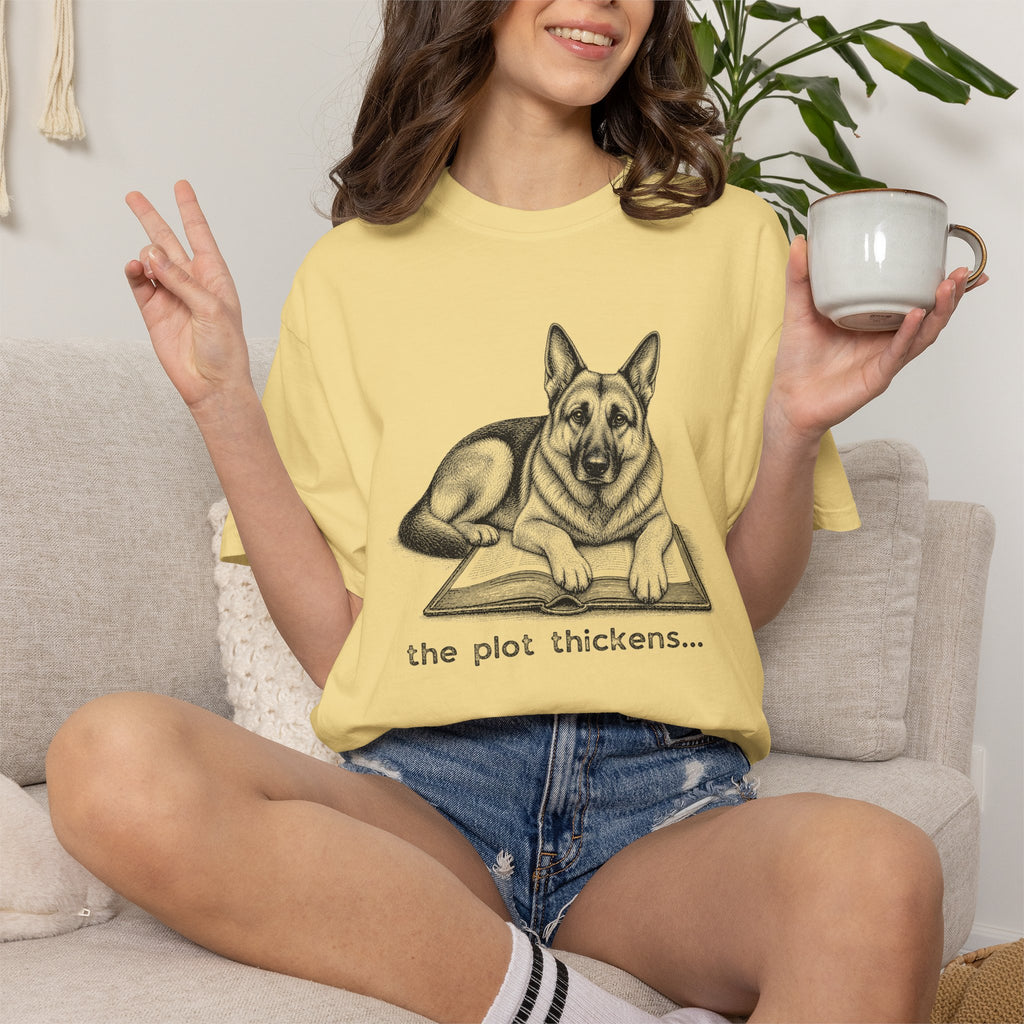 German Shepherd The Plot Thickens T-shirt