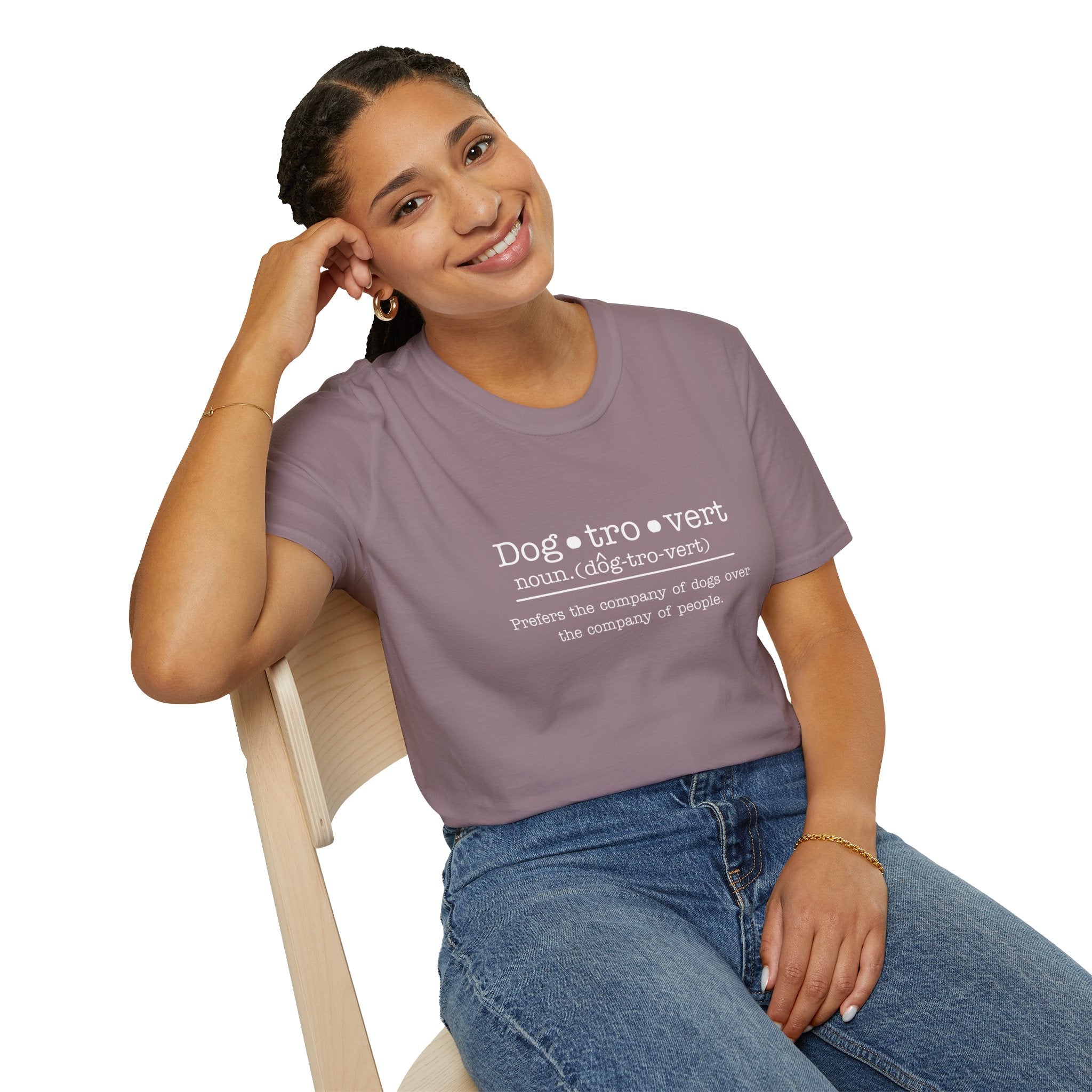 Funny Dogtrovert Definition T-shirt. Prefers the company of dogs over the company of people.